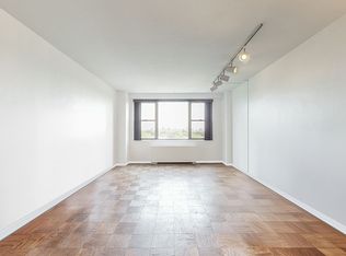 61-20 Grand Central Pkwy #A704, Forest Hills, NY 11375