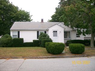 25 Seymour Ave, Cranston, RI 02910