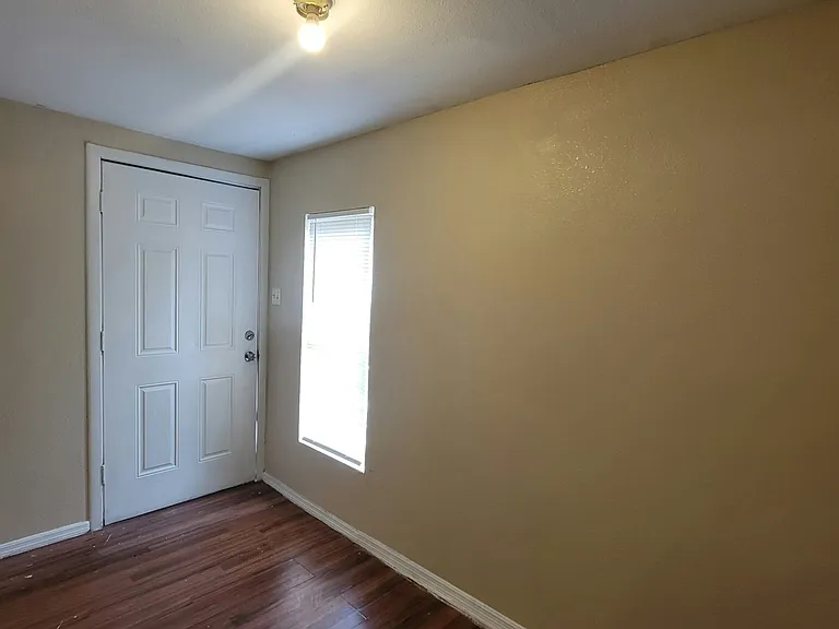 607 Gulf St — Photo 1