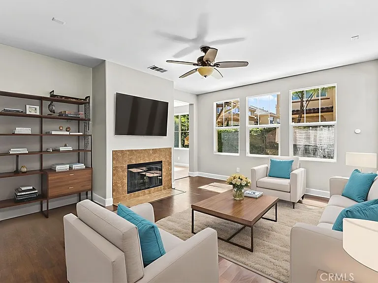 28403 Ravenna St — Photo 4