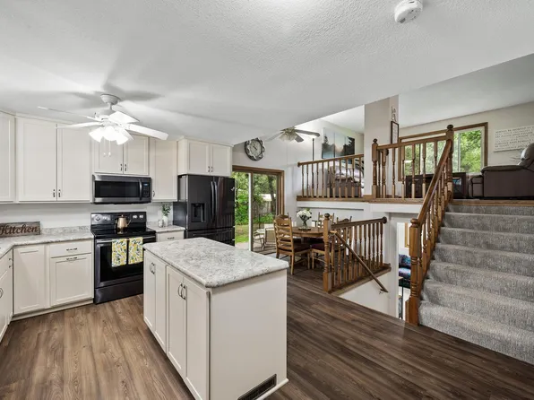 15607 Kumquat St NW, Andover, MN 55304