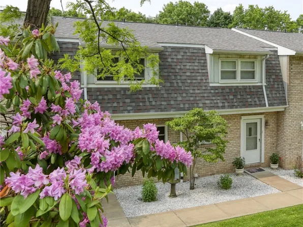223 Stone Quarry Rd APT B, Monaca, PA 15061