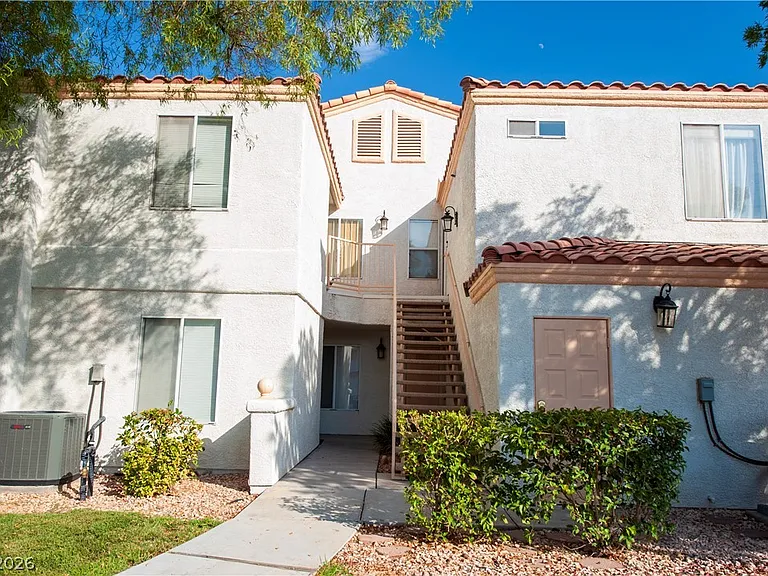 8452 Boseck Dr #187 — Photo 4