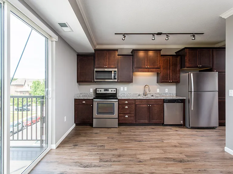 Victoria Park and V2 Apartments — Photo 17