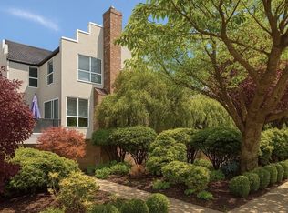 1508 Blackwood St #5, White Rock, BC V4B 3V4