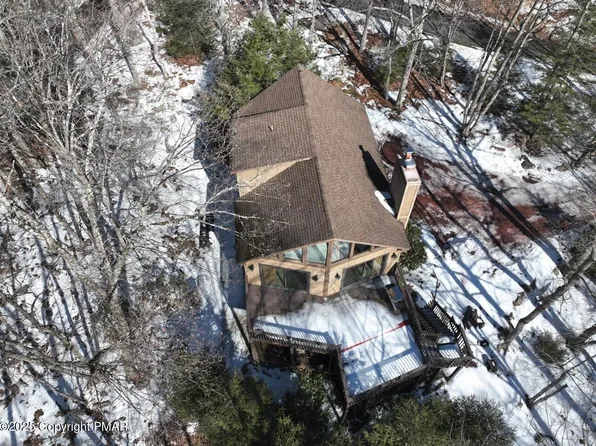 109 Greenwood Rd, Lake Harmony, PA 18624