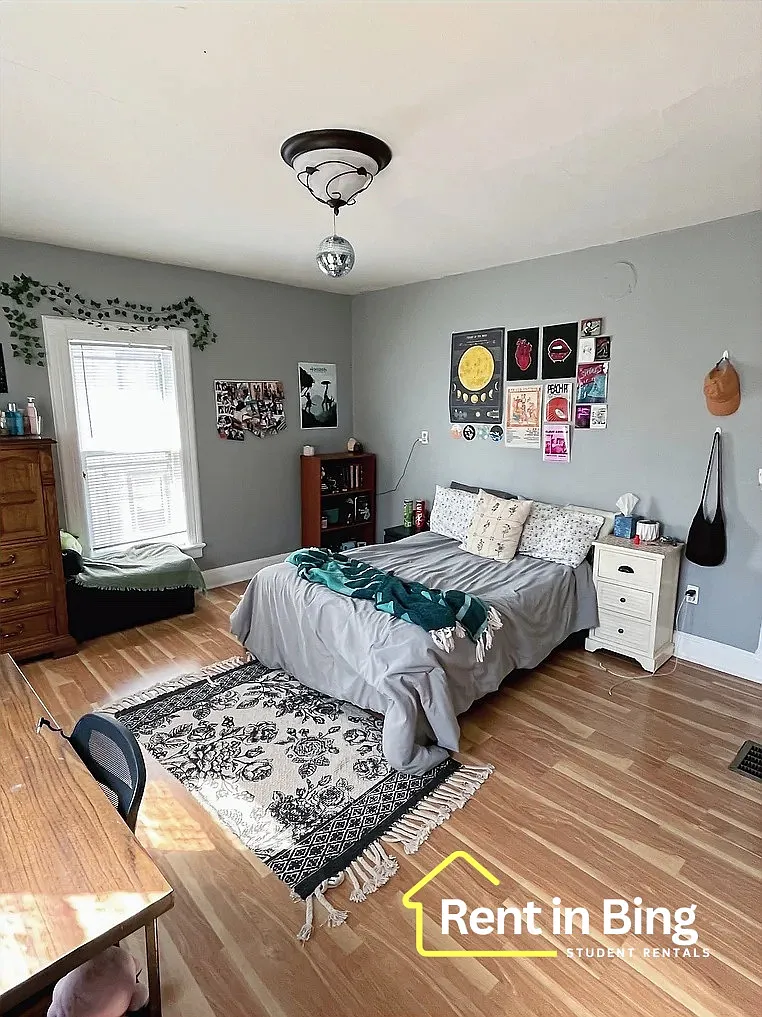 25 Walnut St — Photo 2