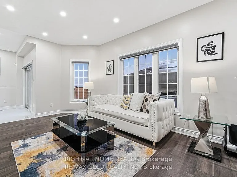 29 Laurentide Cres #UPPER — Photo 11