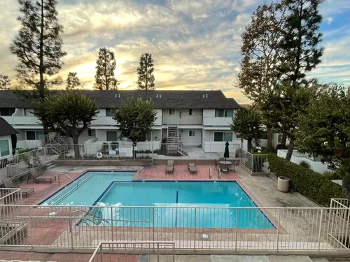 Brentwood Pool
--
*Floor plans are digital renderings. All dimensions are approximate. Actual product and specifications may vary in dimension or detail. Not all features are available in every apartment. Prices and availability are subject to change at a - Brentwood/Suntree East Apartments