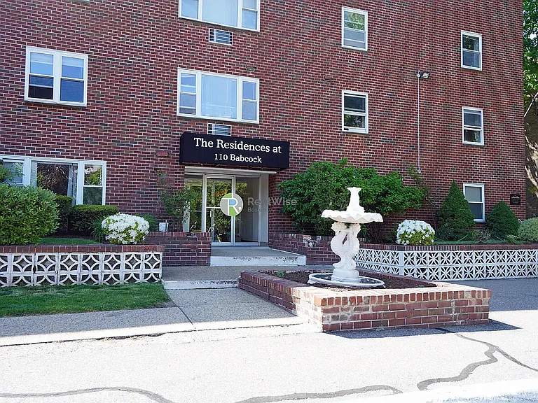 118 Babcock St #2 — Photo 16