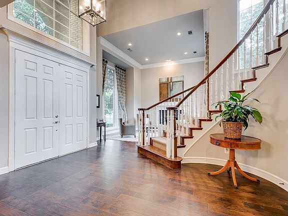4th image of 1304 Plantation Dr