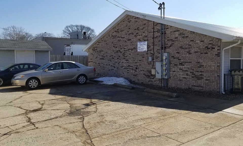 2nd image of 208 E California Ave