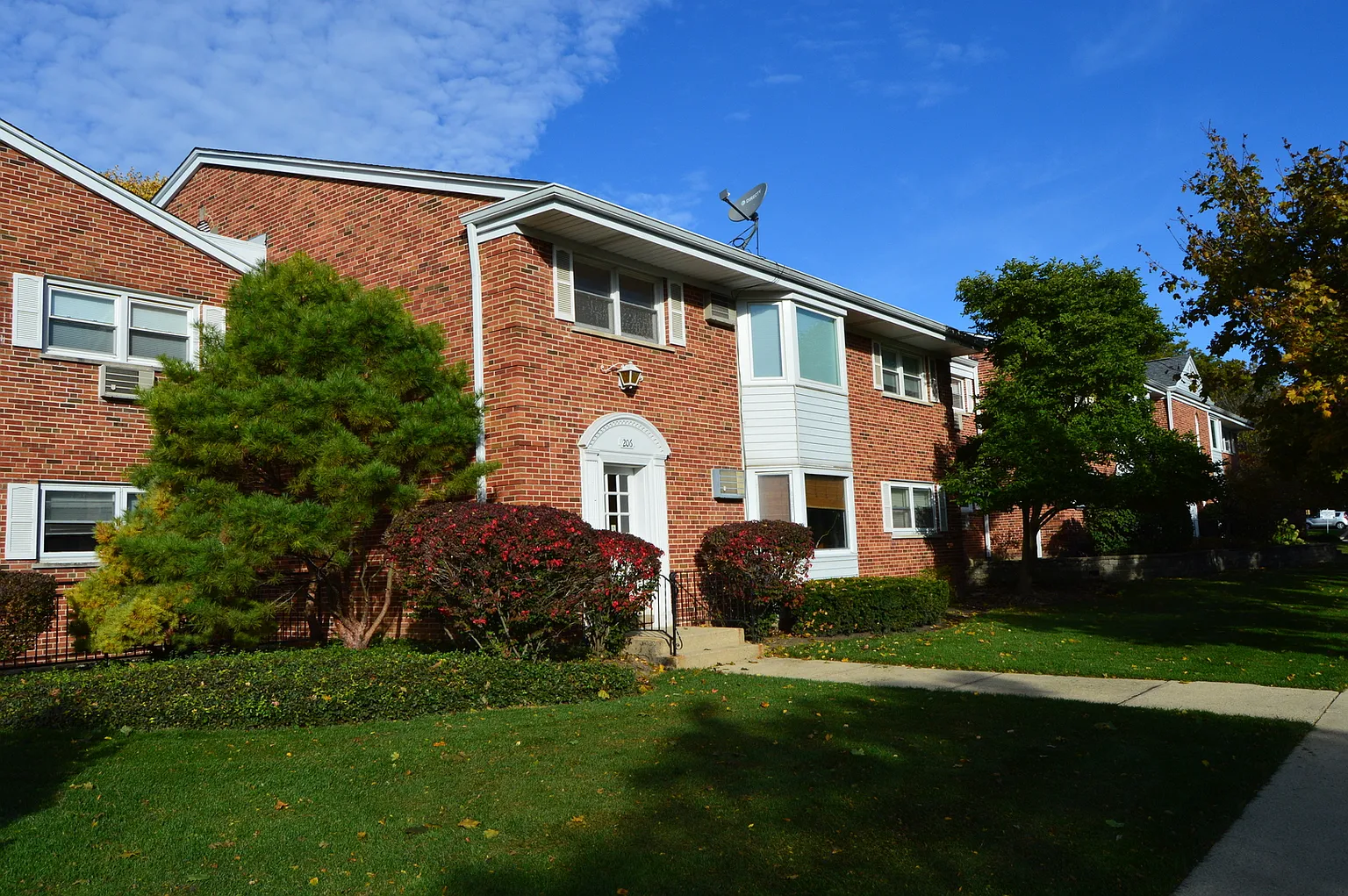 206 N Somerset Ln APT 2F photo 1