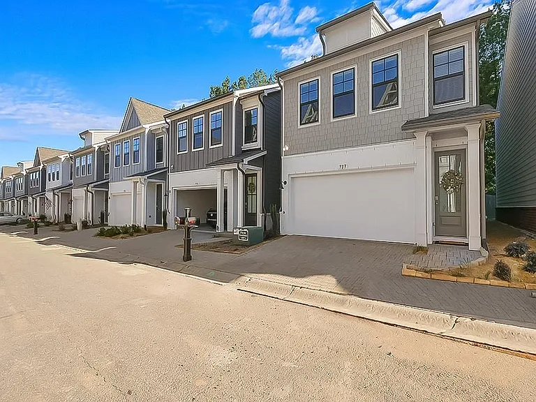 727 Stickley Oak Way — Photo 4
