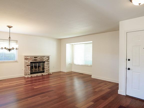 5th image of 2448 Pinercrest Drive