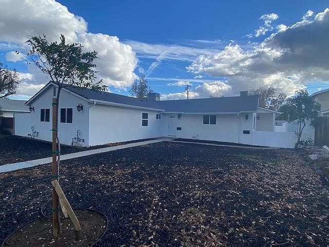 1st image of 23034 Saticoy St