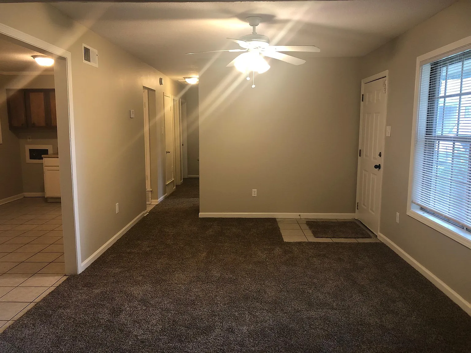 3 bed, 1091 sqft, $1,350 — Photo 2