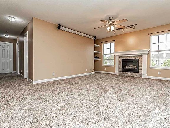 5th image of 2703 Valley Dr