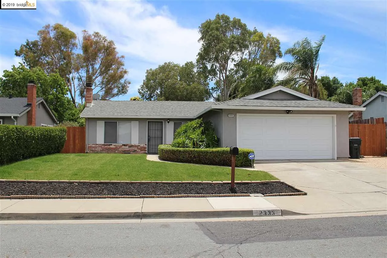 2333 Meredith Way photo 1