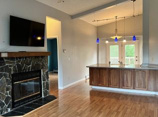 3924 Cosmos Dr, Anchorage, AK 99517