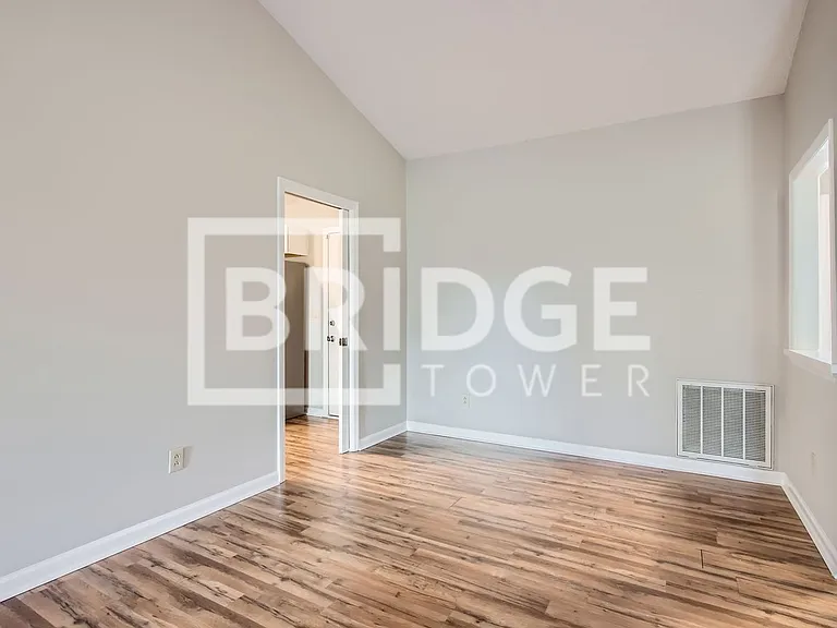 7201 Canyon Dr — Photo 7