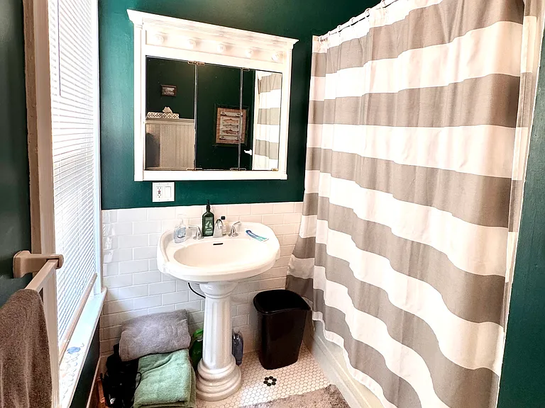 31 Vick Park — Photo 8