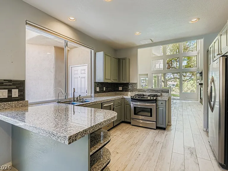 5016 Mount Pleasant Ln — Photo 3