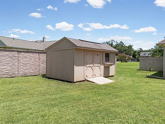 5th image of 106 Cedar Hill Dr