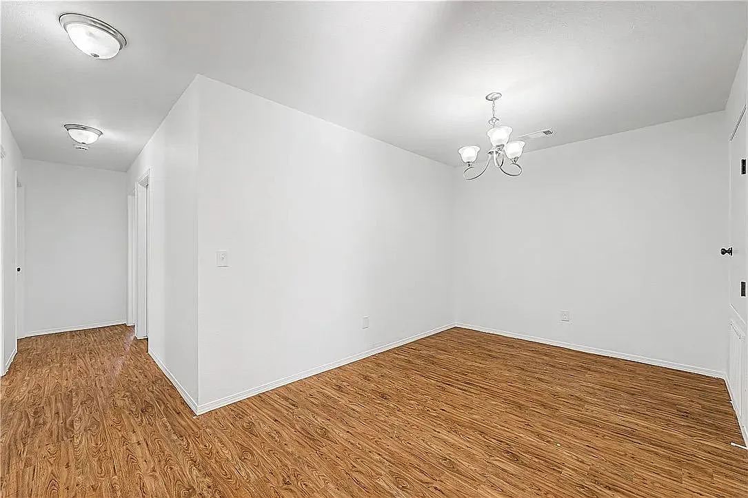 3 bed, 2.0 bath, 1250 sqft, $1,625 — Photo 3