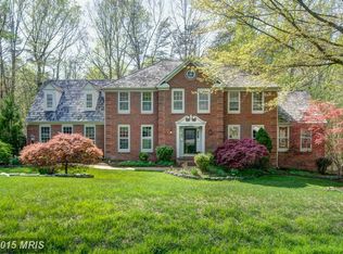 7704 Woodshade Ct, Fairfax Station, VA 22039