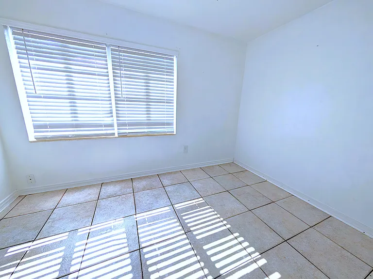 2134 Rose St #2 — Photo 11