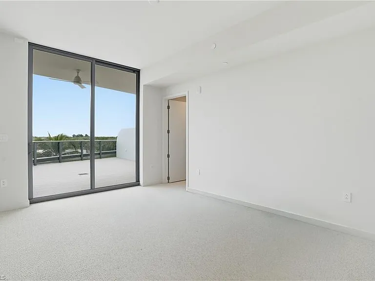 5100 Seagrass Blvd #201 — Photo 31