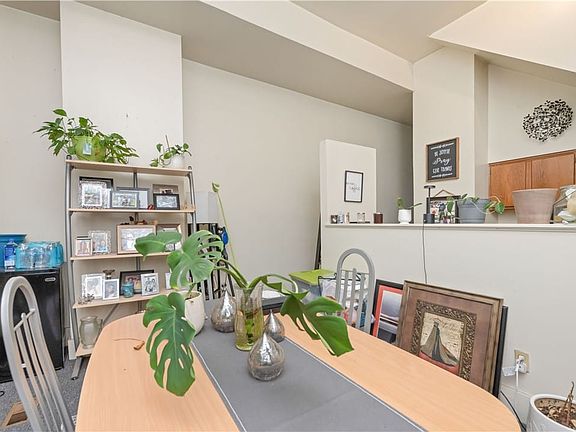 5th image of 239-255 Reynolds Dr