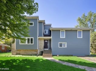 1641 40th St, Downers Grove, IL 60515