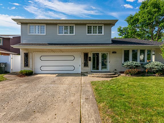 2nd image of 2730 Karen Ln