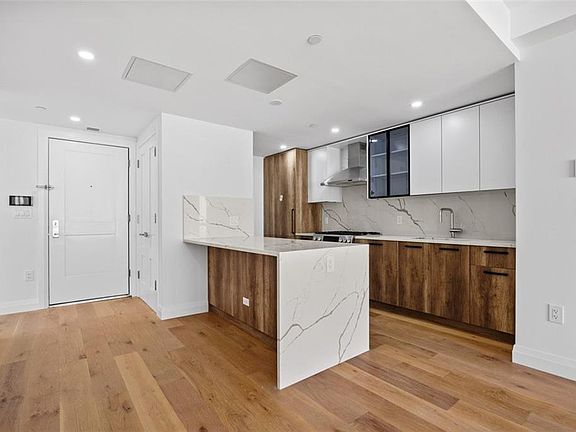 5th image of 1306 E 83rd St Unit 303