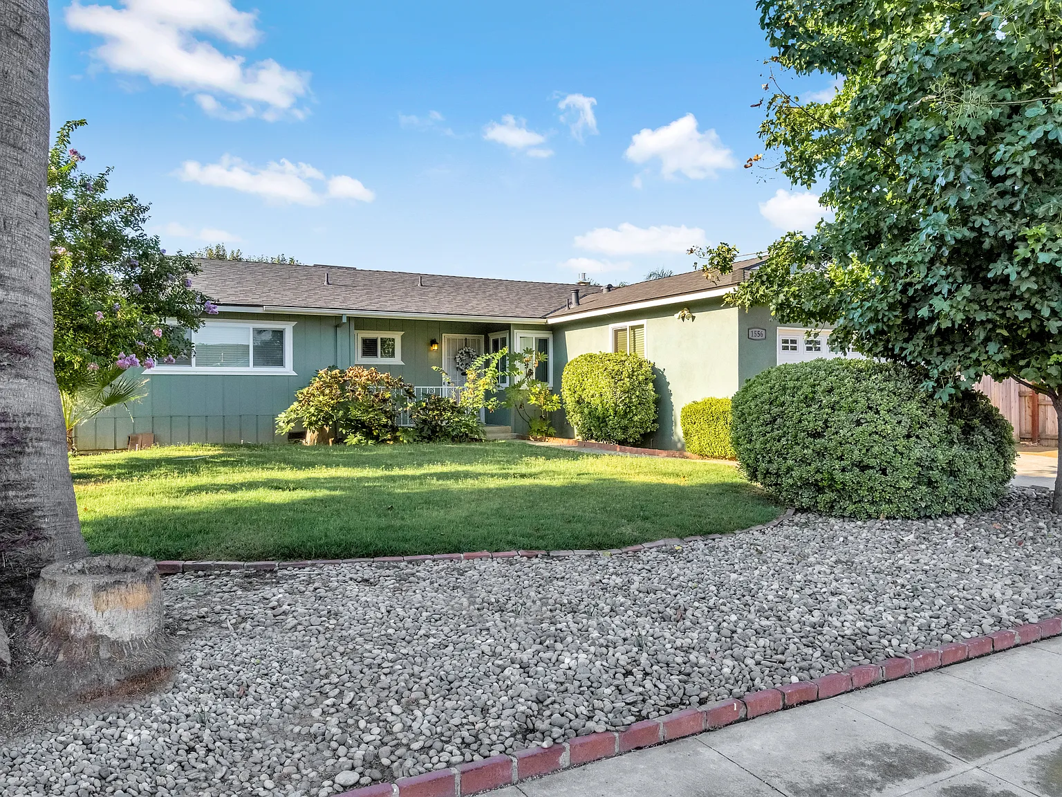 1556 Keats Ave — Photo 1
