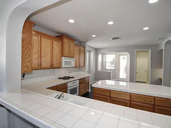 5th image of 1923 Dawnelle Way