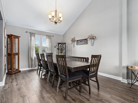 4th image of 1842 Cornell Dr