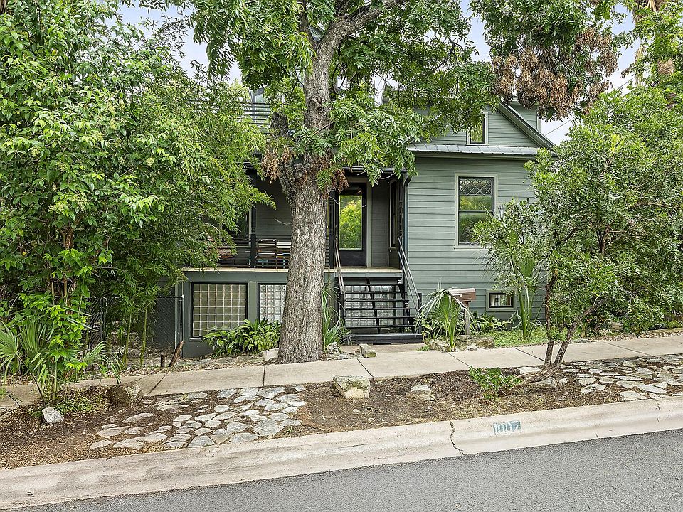1st image of 1007 E 8th St