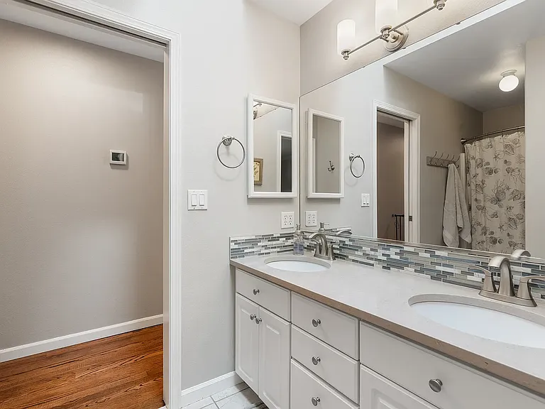 4502 Mane Trl — Photo 10