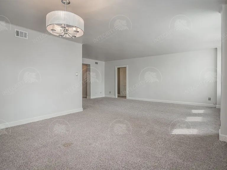 229 Ward Pkwy — Photo 16