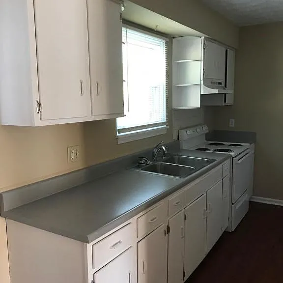 1811 Dalton Ct #B — Photo 8