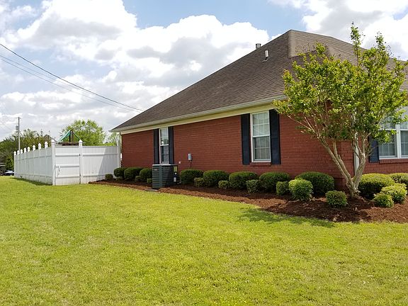 Check out that landscaping 