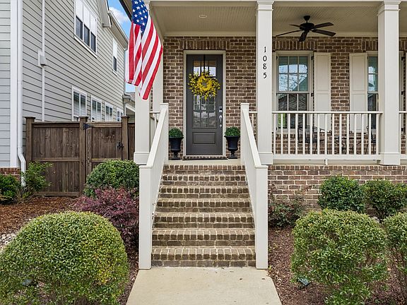 4th image of 1085 Beckwith St