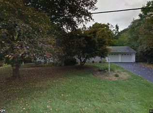 6 Greenfield Dr, Ansonia, CT 06401