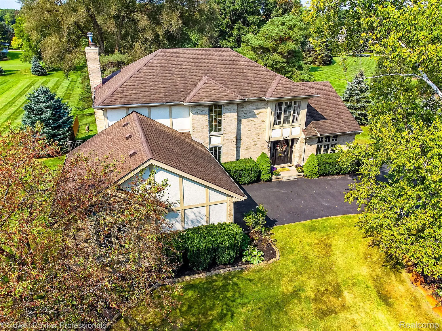8268 Sashabaw Ridge Dr photo 1