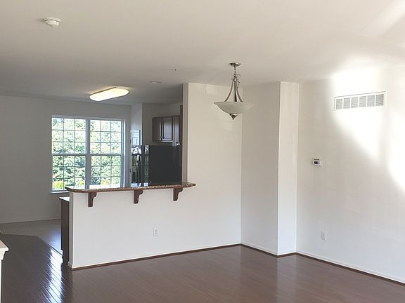 5th image of 341 Lenape Way