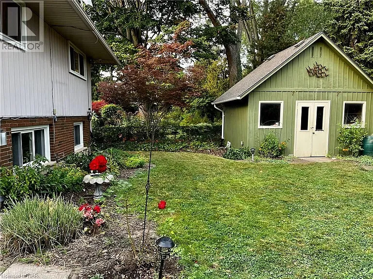 694 Niagara St #UPPER — Photo 19