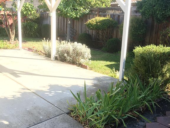 4th image of 386 N Fernwood Cir